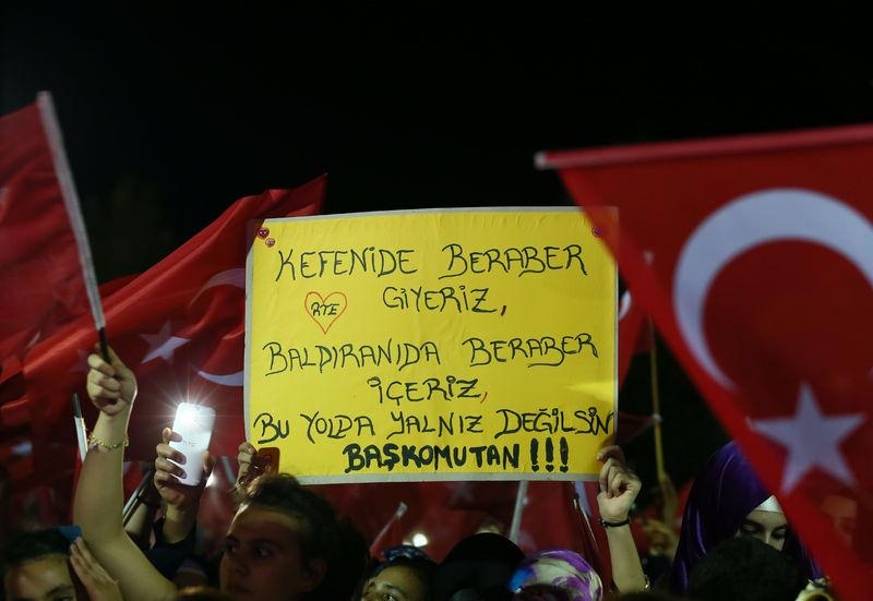 Meydanların en dikkat çeken pankartları 22