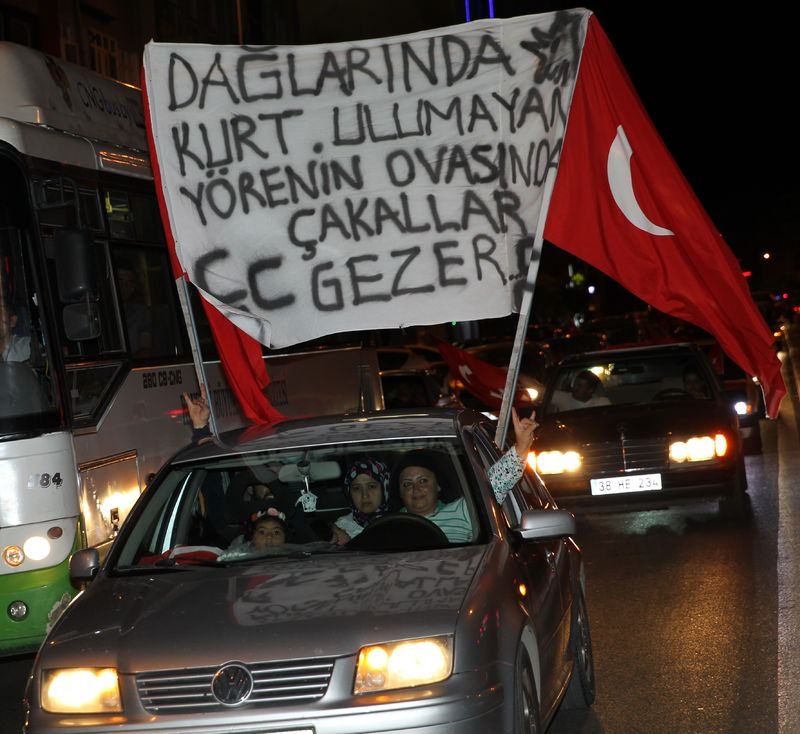 Meydanların en dikkat çeken pankartları 25