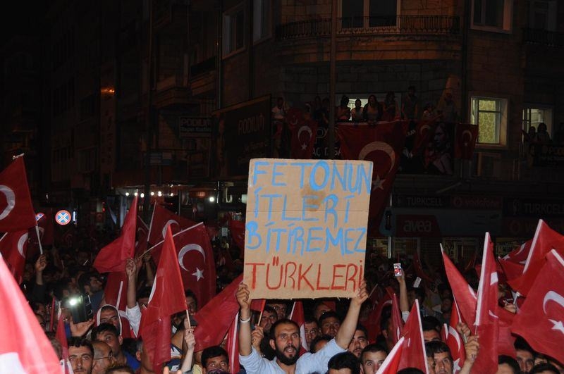 Meydanların en dikkat çeken pankartları 32