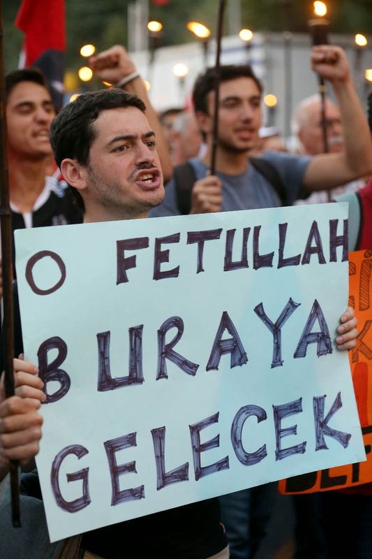 Meydanların en dikkat çeken pankartları 50