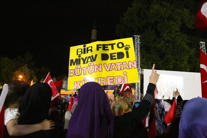 Meydanların en dikkat çeken pankartları 55