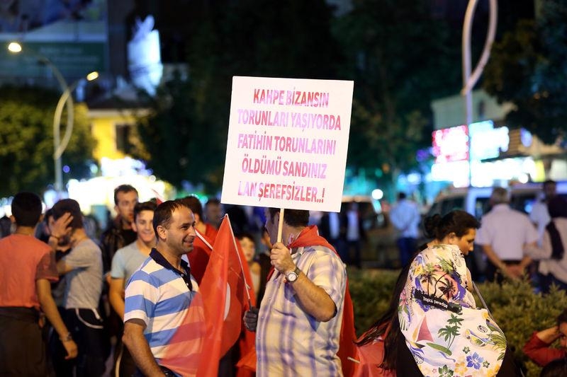 Meydanların en dikkat çeken pankartları 67