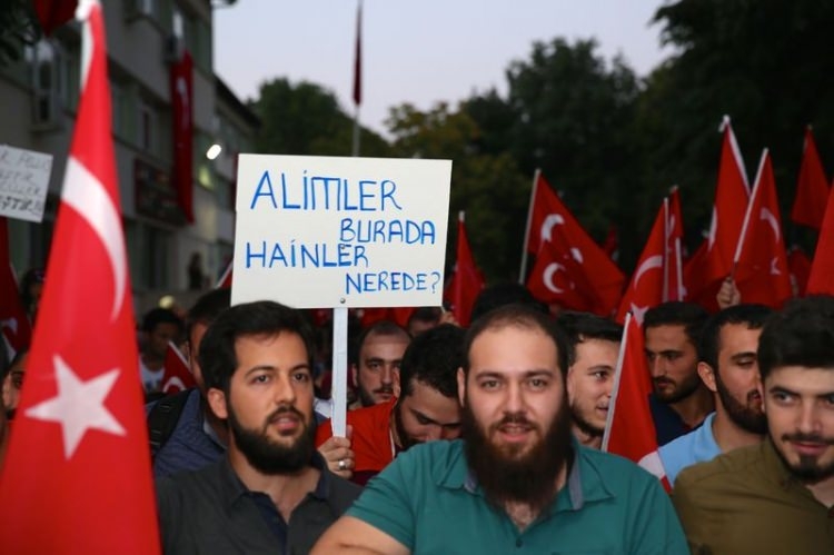 Meydanların en dikkat çeken pankartları 74