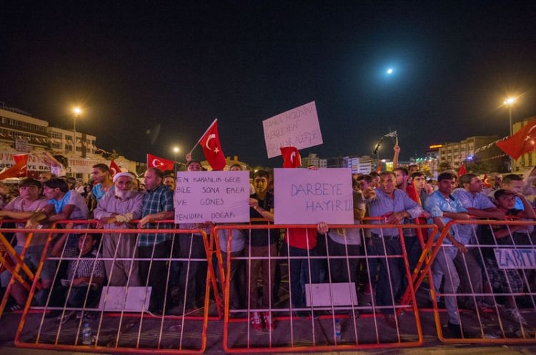 Meydanların en dikkat çeken pankartları 76