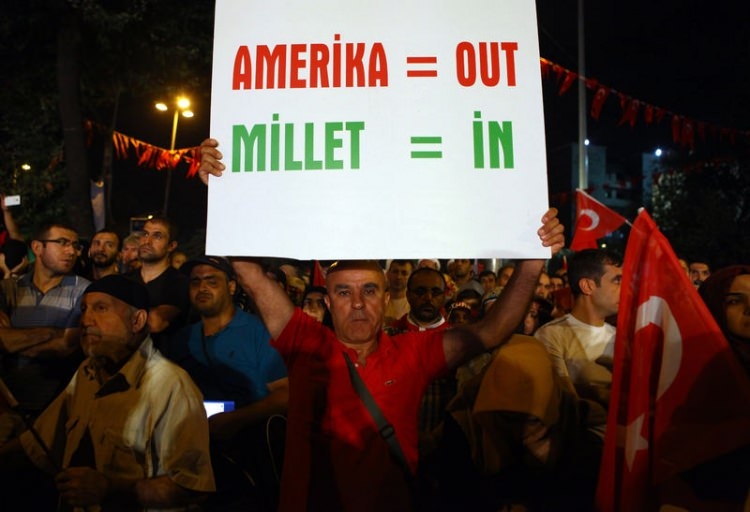 Meydanların en dikkat çeken pankartları 78