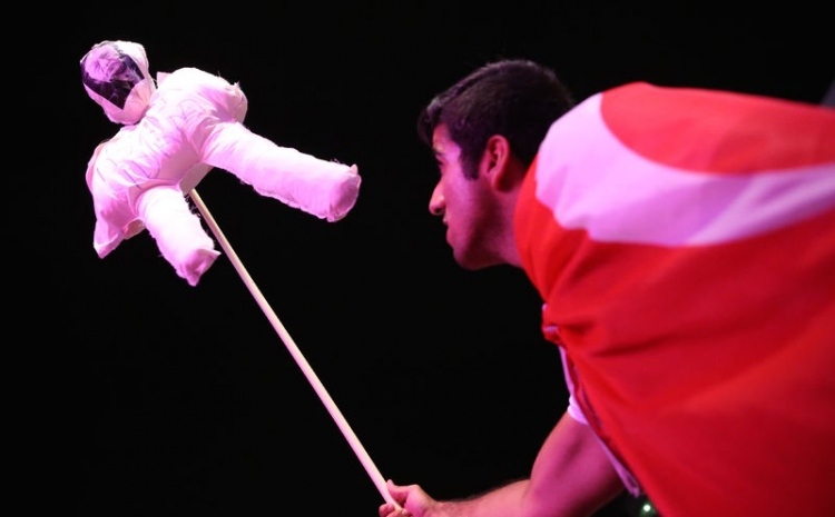 Meydanların en dikkat çeken pankartları 81