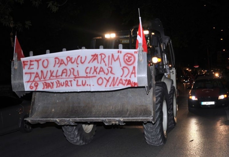 Meydanların en dikkat çeken pankartları 82