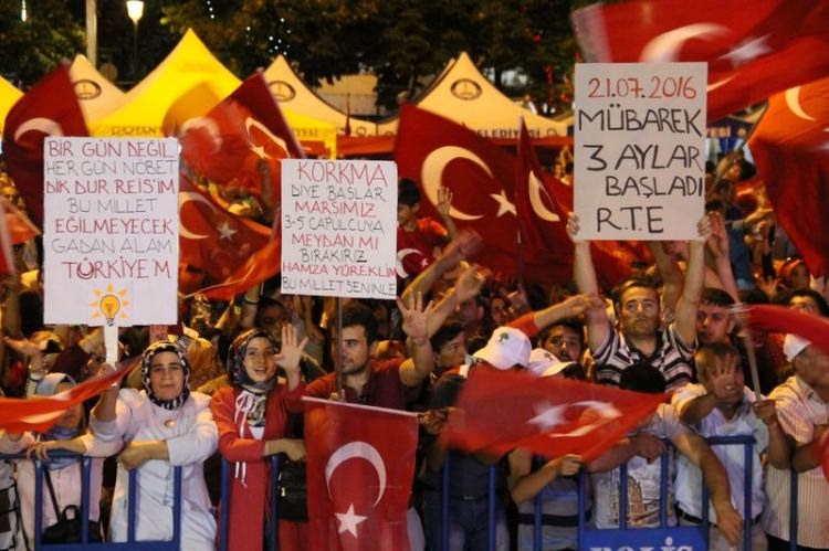 Meydanların en dikkat çeken pankartları 91