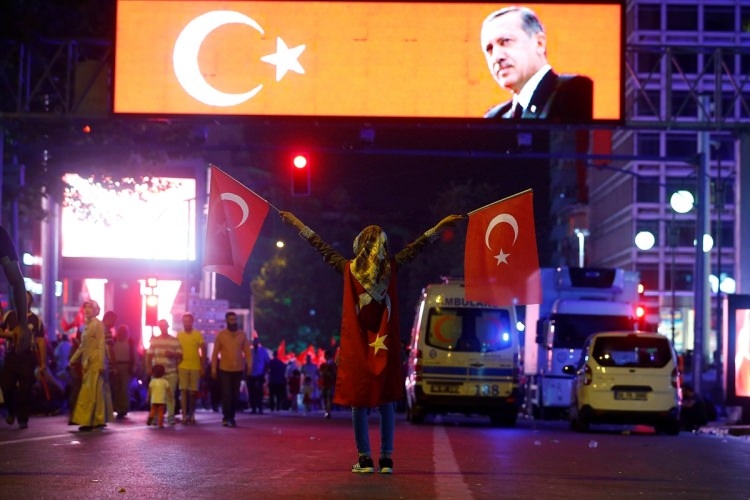 Meydanların en dikkat çeken pankartları 96