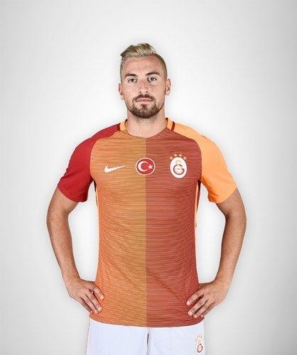 Galatasaray'ın yeni formaları tanıtıldı 10