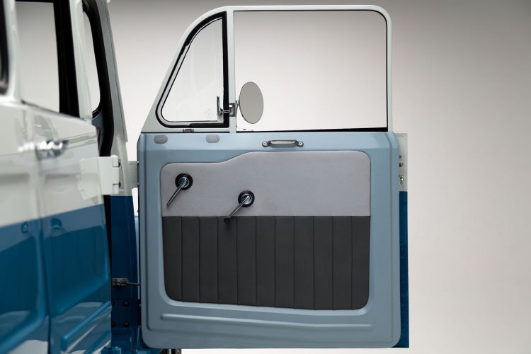 Eski Toyota Land Cruiser'ın bir de son halini görün 16