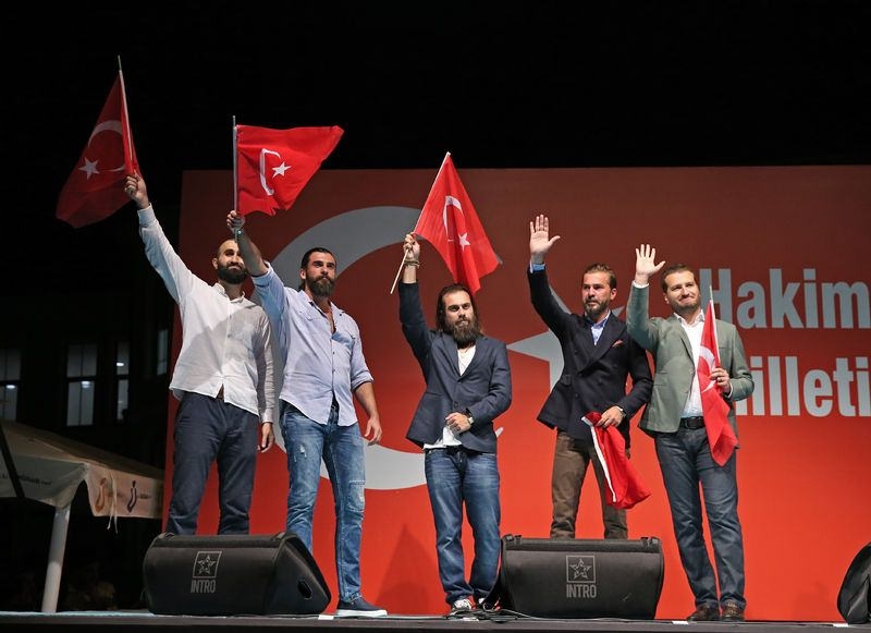 Demokrasi nöbetlerine katılan ünlüler 21