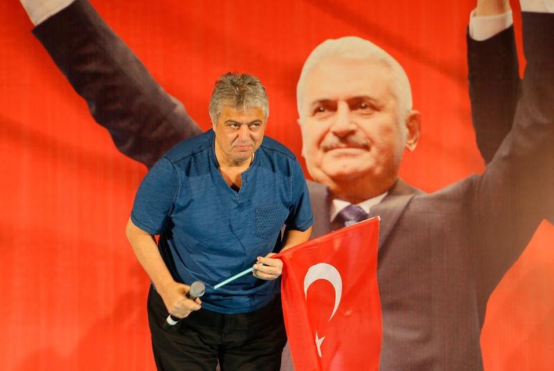 Demokrasi nöbetlerine katılan ünlüler 23