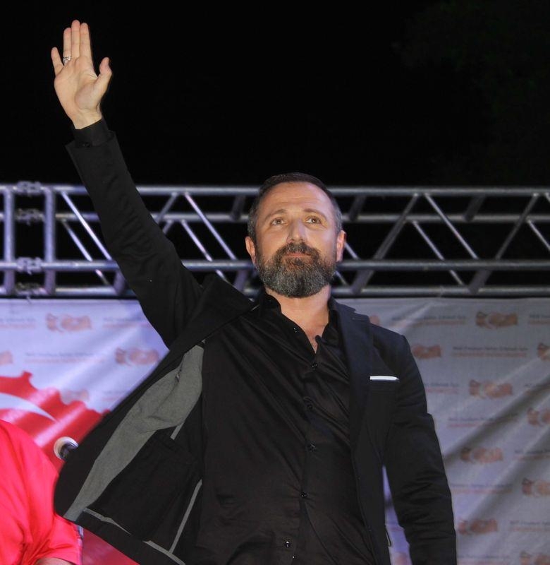 Demokrasi nöbetlerine katılan ünlüler 4