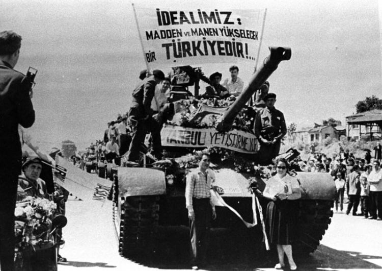 Türkiye siyaseti ve darbeler 22