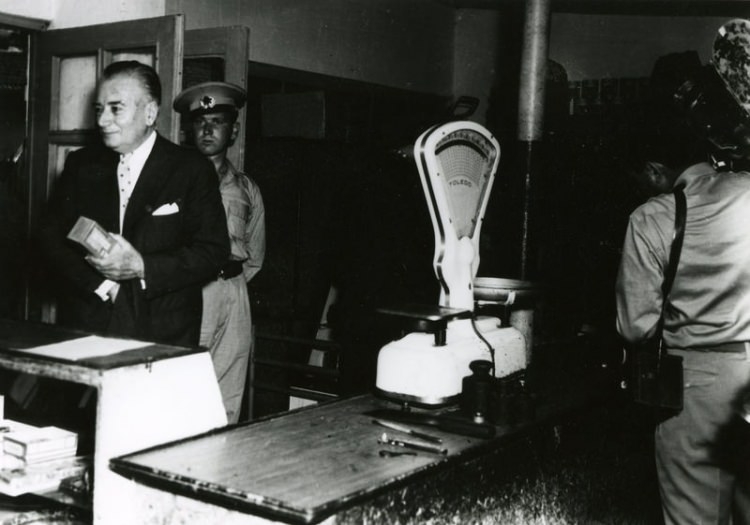 Türkiye siyaseti ve darbeler 37