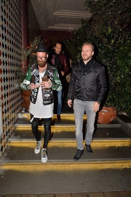 Emre Mor'un kıyafeti sosyal medyayı salladı! 27