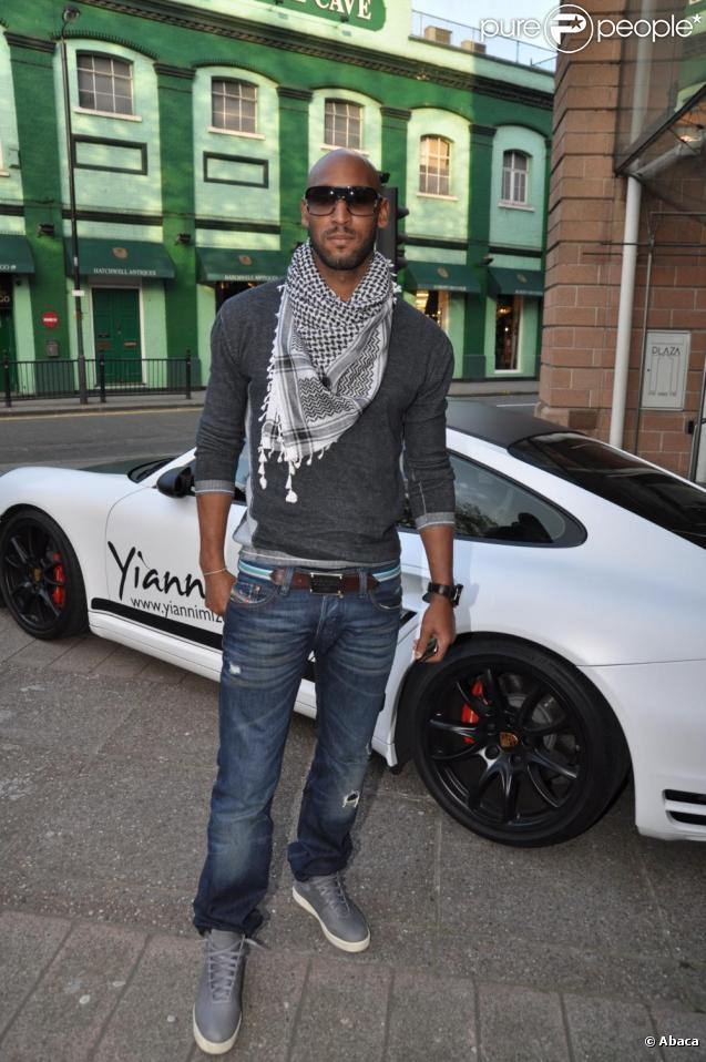 Emre Mor'un kıyafeti sosyal medyayı salladı! 41