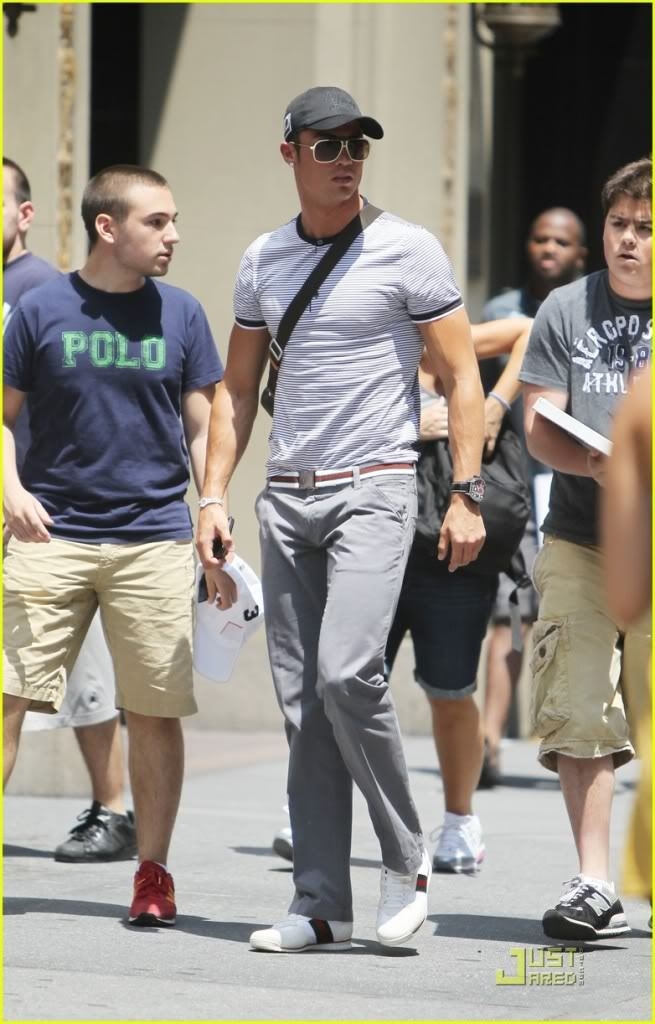 Emre Mor'un kıyafeti sosyal medyayı salladı! 45