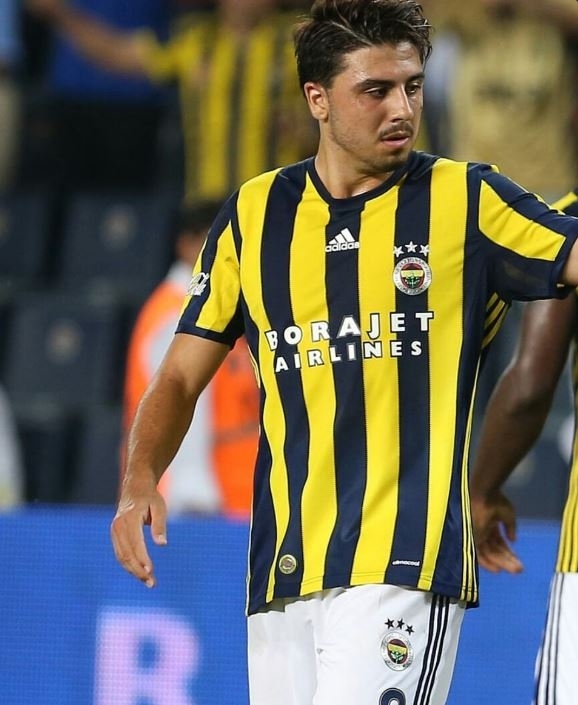 Sosyal medyayı salladı! 'Ozan yaz boşluk bırak...' 6