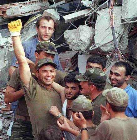 Marmara Depremi'nin 17.yıldönümü 12