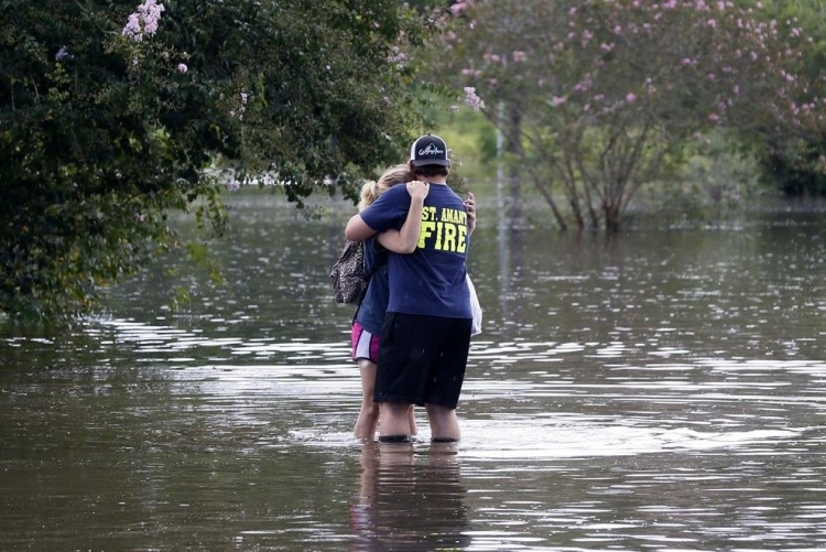 ABD'de sel: 20 bin kişi tahliye edildi 21