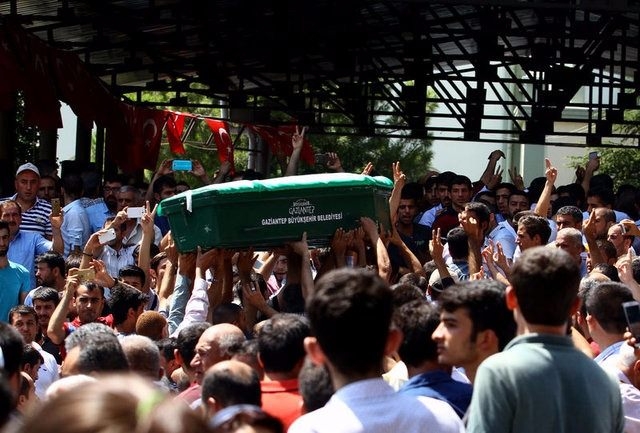 Çocuk bombacıyla çocukları katlettiler 29