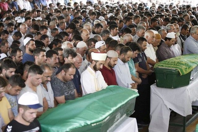 Çocuk bombacıyla çocukları katlettiler 31