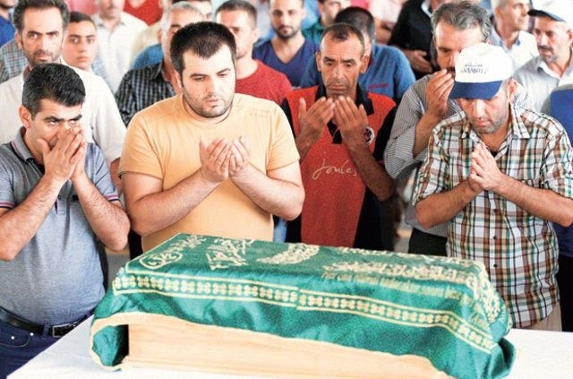 Çocuk bombacıyla çocukları katlettiler 33