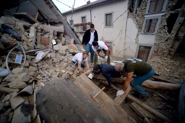 İtalya’da deprem: 6 ölü 22