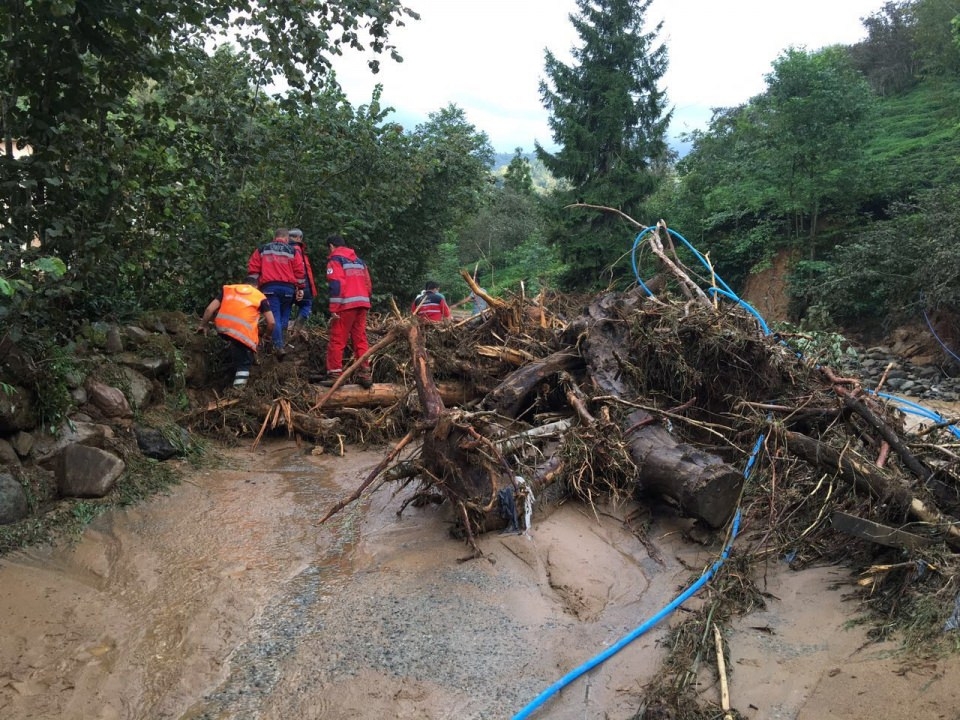 RİKE ve UMKE mahsur kalan 9 vatandaşı kurtardı 18
