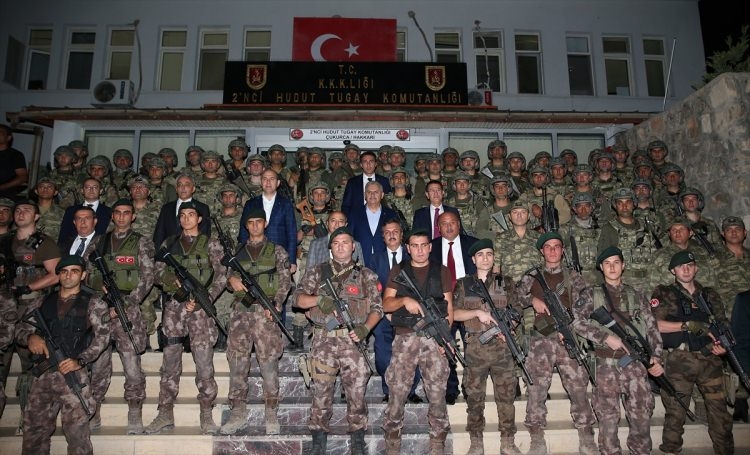 Binali Yıldırım Çukurca Tugay'ını ziyaret etti 1