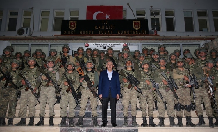 Binali Yıldırım Çukurca Tugay'ını ziyaret etti 2