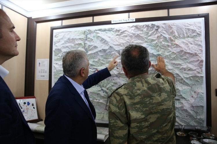 Binali Yıldırım Çukurca Tugay'ını ziyaret etti 6