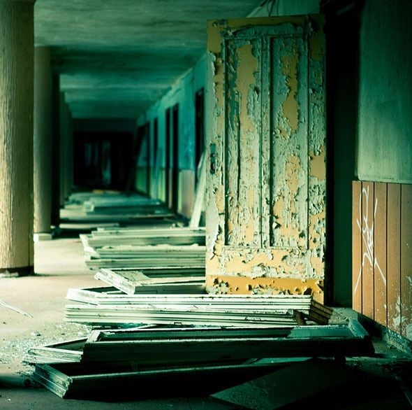 Tek bir ziyaretçisi bile olmayan 10 bin odalı otel 12