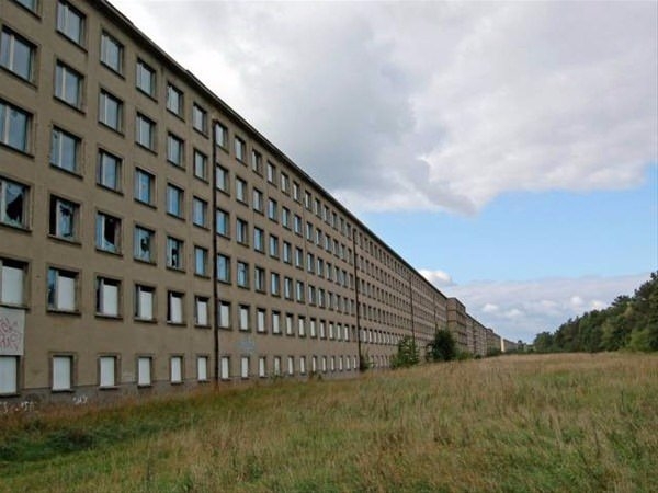 Tek bir ziyaretçisi bile olmayan 10 bin odalı otel 17