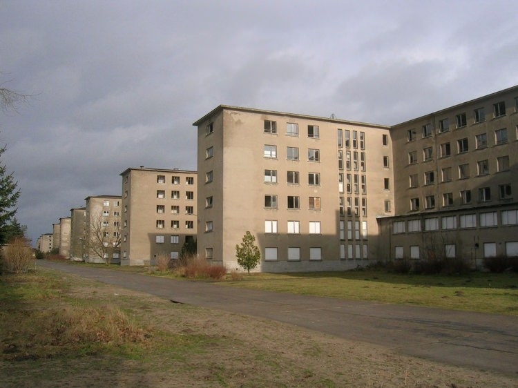 Tek bir ziyaretçisi bile olmayan 10 bin odalı otel 3