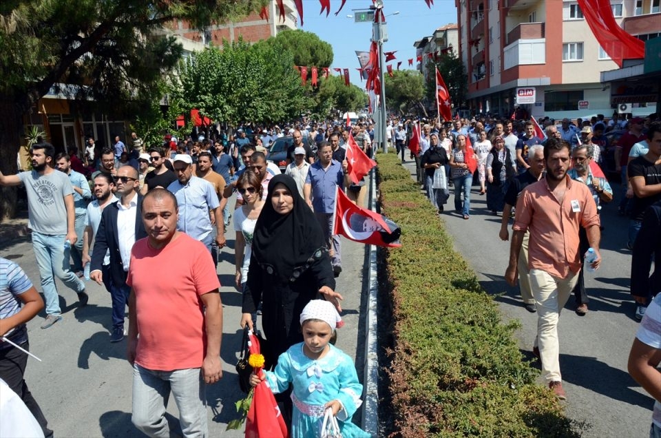 Türkiye şehitlerini uğurluyor 79