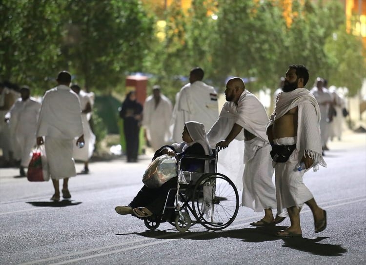 Kabe'den insan manzaraları 99