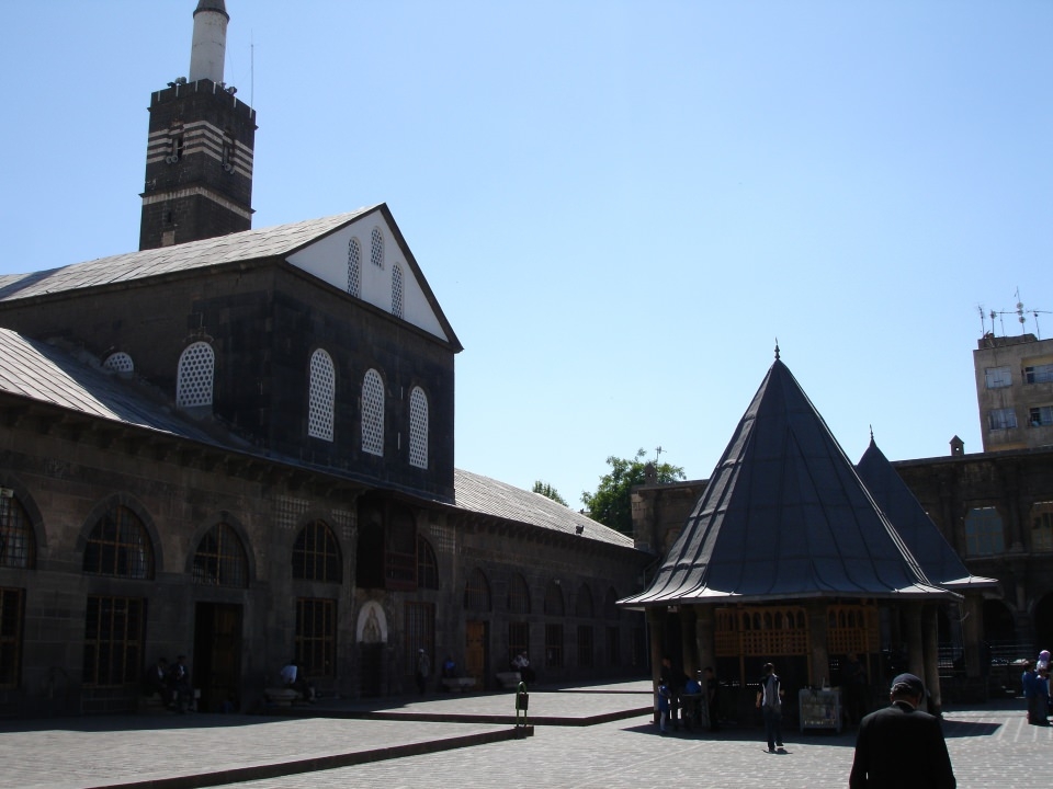 Hangi ilde kaç öğretmen ihraç edildi? 27