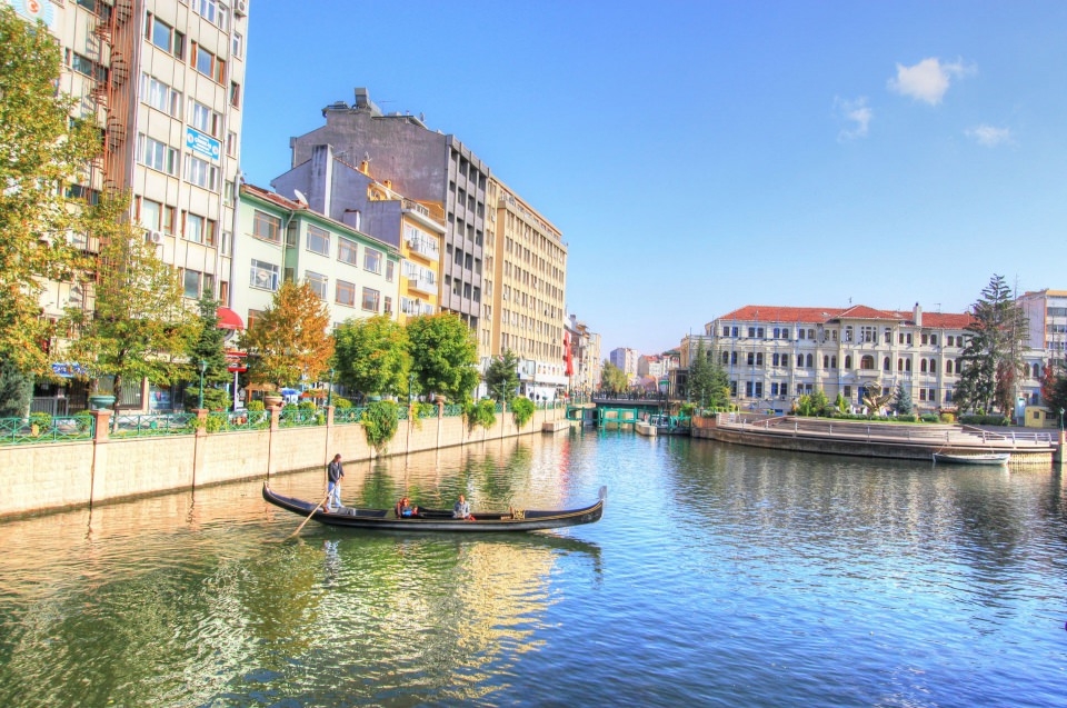 Hangi ilde kaç öğretmen ihraç edildi? 33