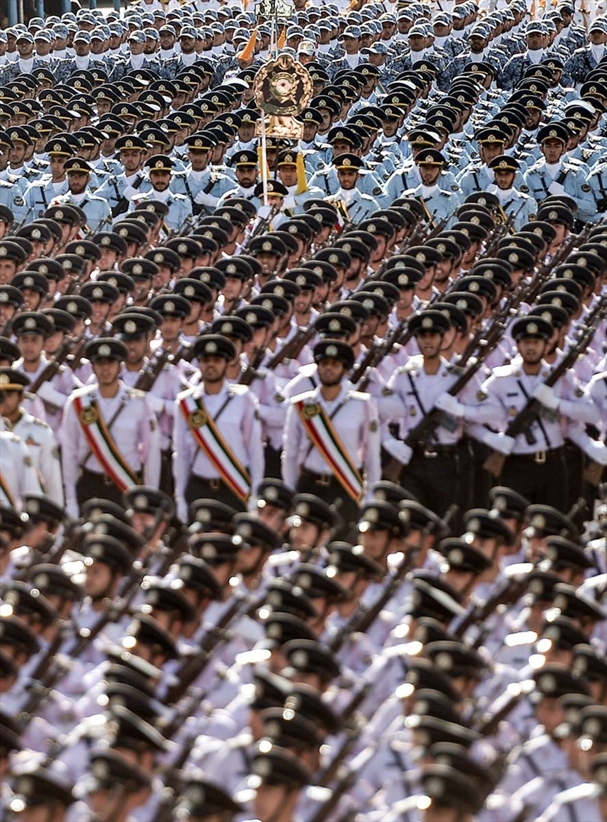 İran'dan dünyaya gövde gösterisi 34