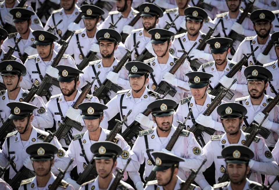 İran'dan dünyaya gövde gösterisi 38