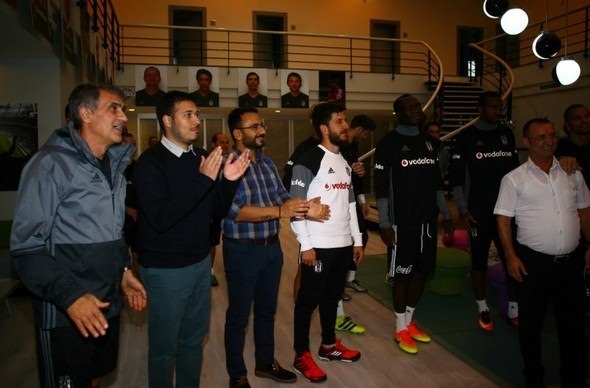 G.Saray maçı öncesi Beşiktaş'a büyük sürpriz! 11