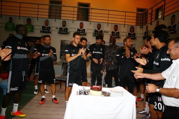 G.Saray maçı öncesi Beşiktaş'a büyük sürpriz! 8