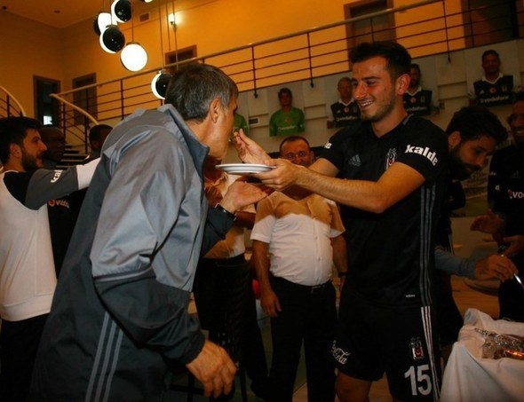 G.Saray maçı öncesi Beşiktaş'a büyük sürpriz! 9