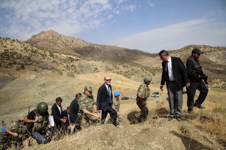 İçişleri Bakanı Soylu, o bölgeyi inceledi 14