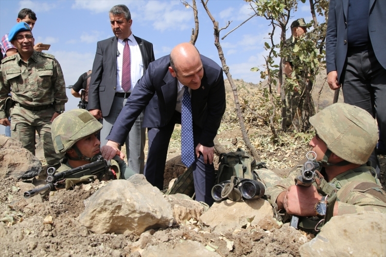 İçişleri Bakanı Soylu, o bölgeyi inceledi 15