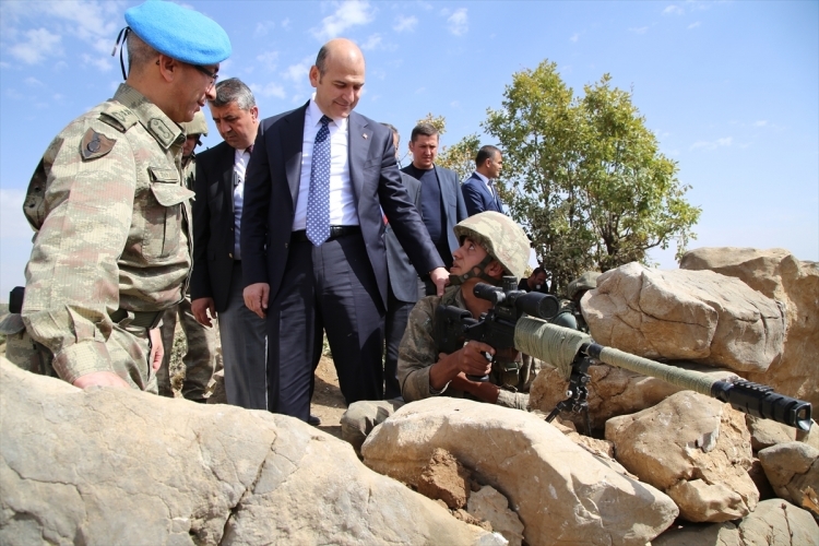 İçişleri Bakanı Soylu, o bölgeyi inceledi 18