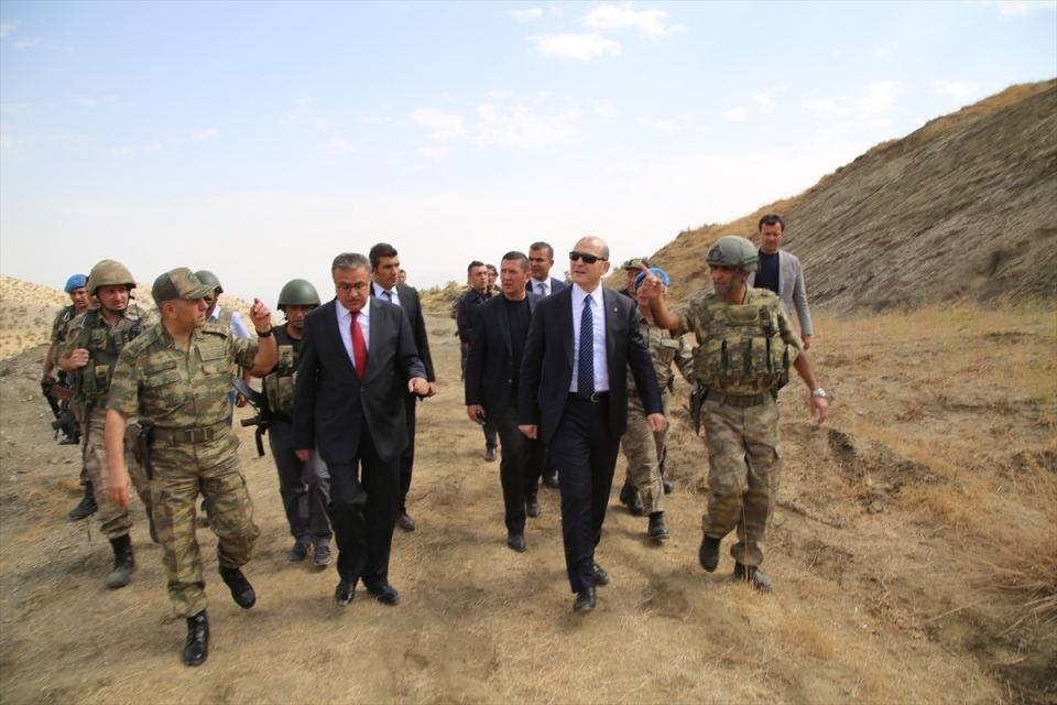 İçişleri Bakanı Soylu, o bölgeyi inceledi 9